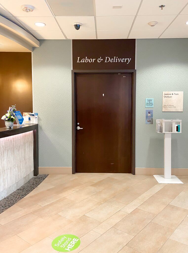 adventhealth shawnee mission birth center labor and delivery entrance 