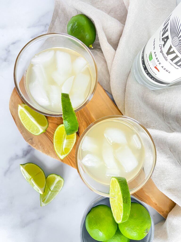 classic margarita on the rocks